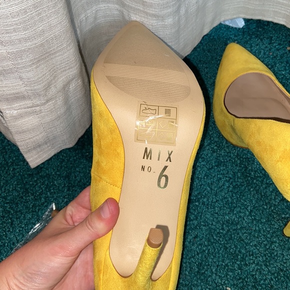 Bright Yellow Pointed Toe Heels - Picture 4 of 6